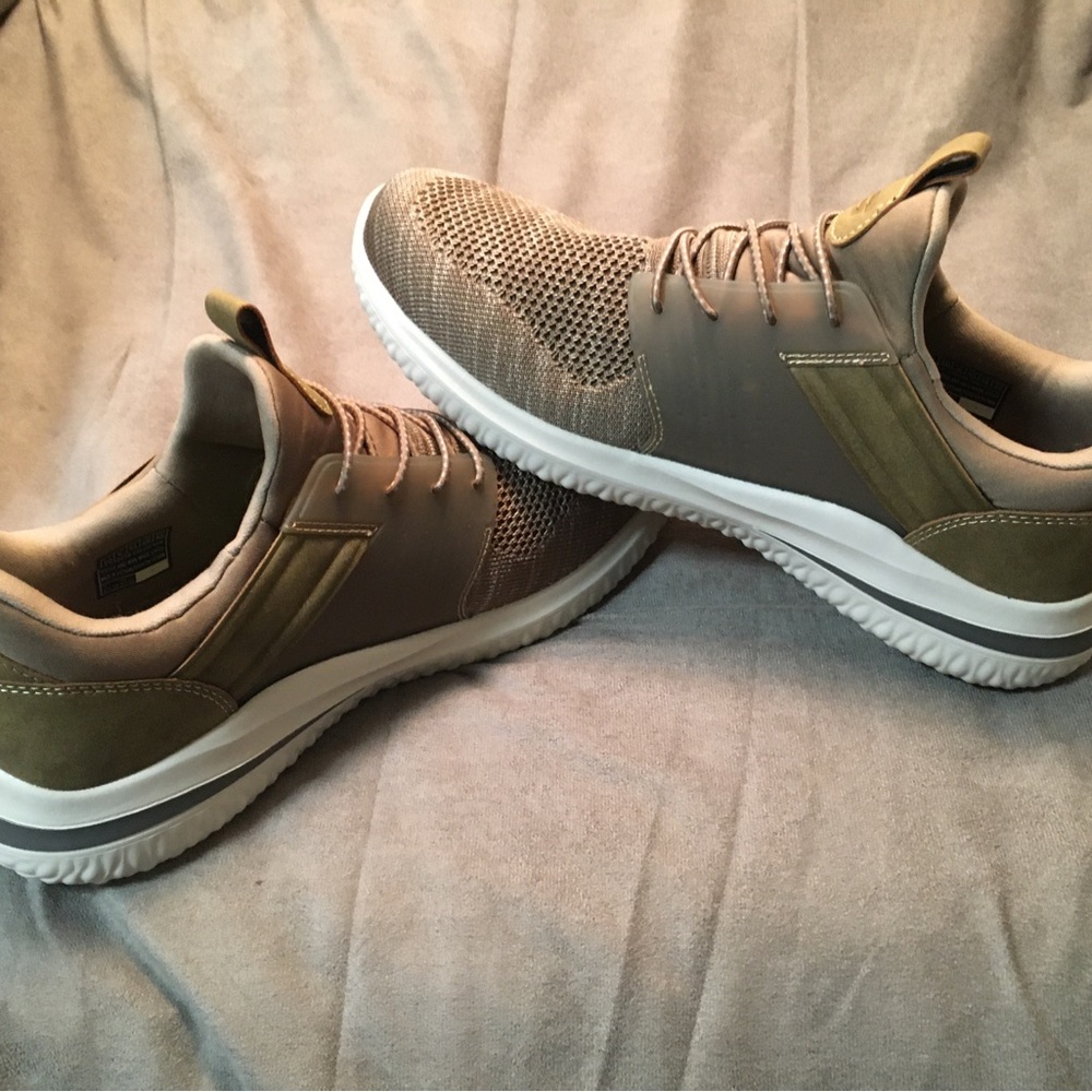 Skechers Classic Fit Sneakers Air Cooled Memory Foam and Gogamat Arch - Picture 6 of 10